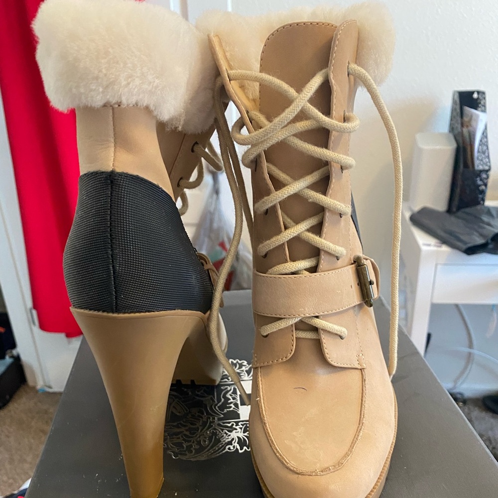 Ralph Lauren size 9 boots